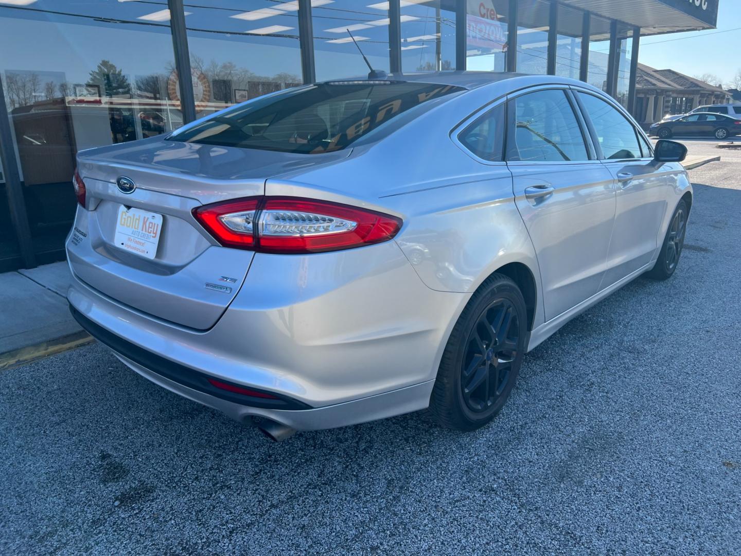 2015 Ingot Silver Ford Fusion SE (3FA6P0HD7FR) with an 1.5L L4 DOHC 16V engine, 6-Speed Automatic transmission, located at 1633 W Kimberly, Davenport, IA, 52806, (563) 323-5341, 41.559456, -90.598732 - Photo#3